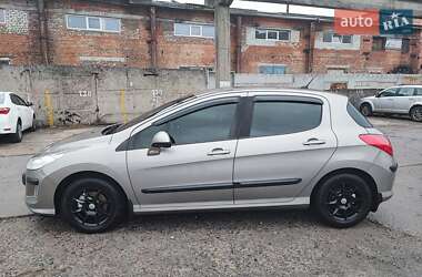 Хэтчбек Peugeot 308 2010 в 