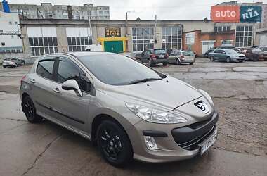 Хэтчбек Peugeot 308 2010 в 