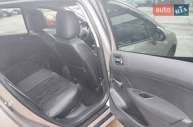 Хэтчбек Peugeot 308 2010 в 