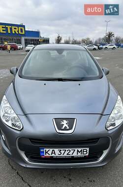 Хетчбек Peugeot 308 2011 в Києві