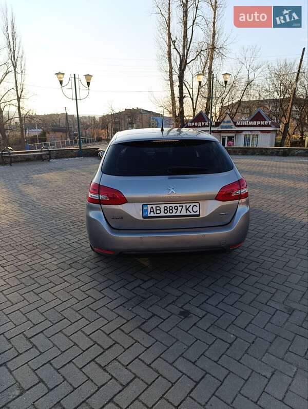 Универсал Peugeot 308 2015 в Могилев-Подольске