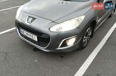 Универсал Peugeot 308 2011 в 