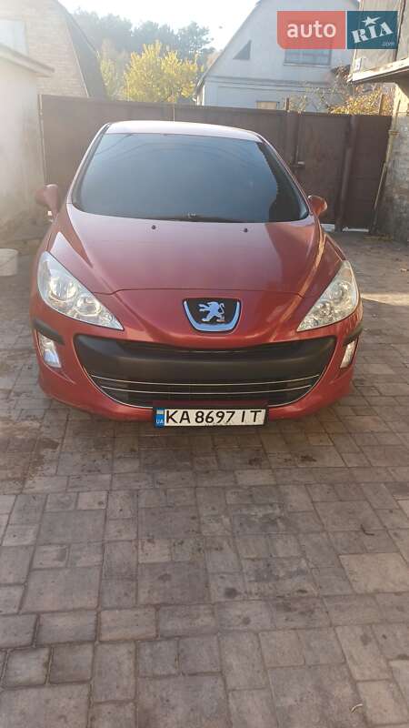 Хэтчбек Peugeot 308 2008 в Киеве