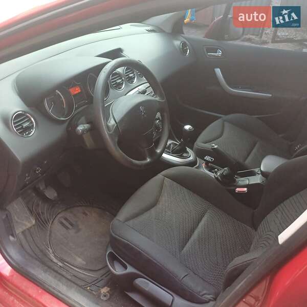 Хэтчбек Peugeot 308 2008 в Киеве