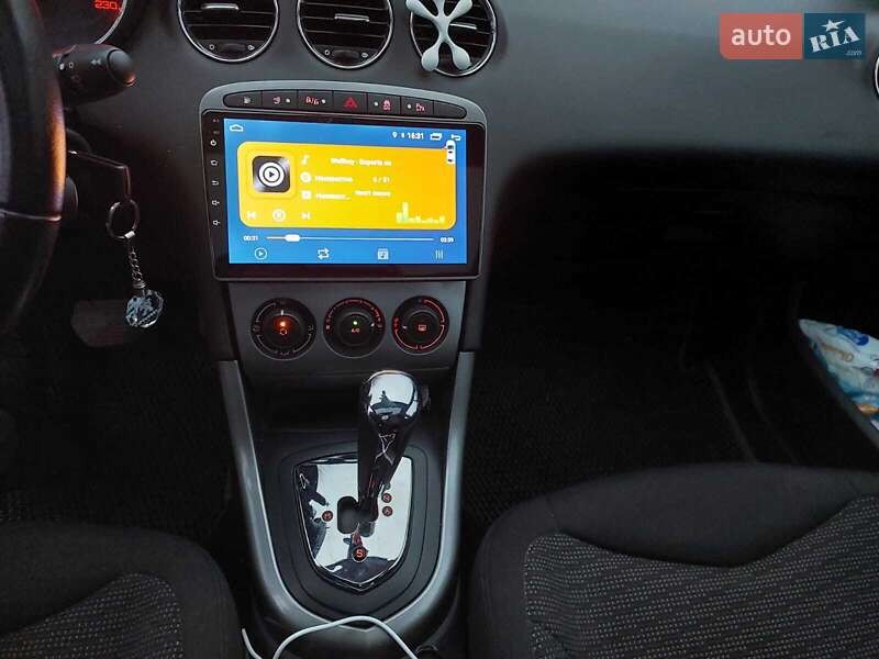 Универсал Peugeot 308 2010 в Коростене