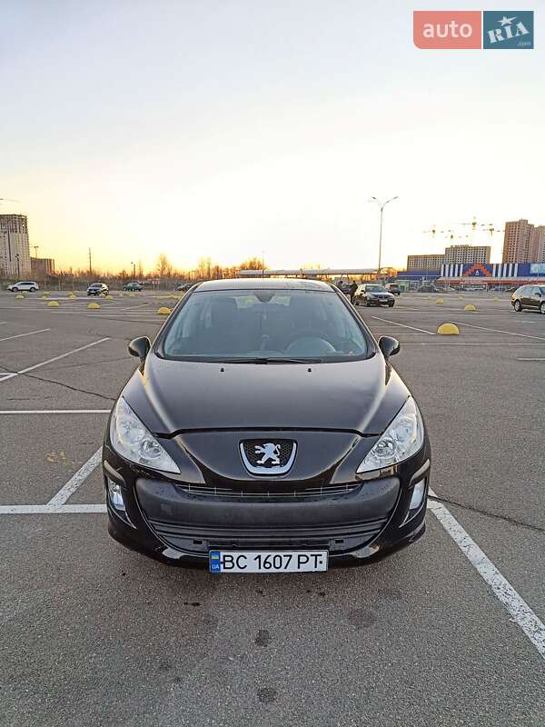 Хетчбек Peugeot 308 2010 в Києві