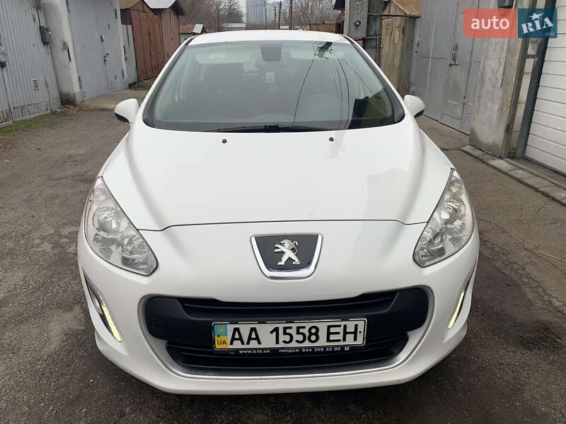 Хэтчбек Peugeot 308 2013 в 