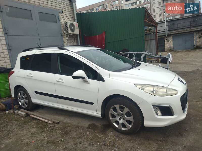 Універсал Peugeot 308 2011 в Кам'янському