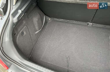Хэтчбек Peugeot 308 2010 в 