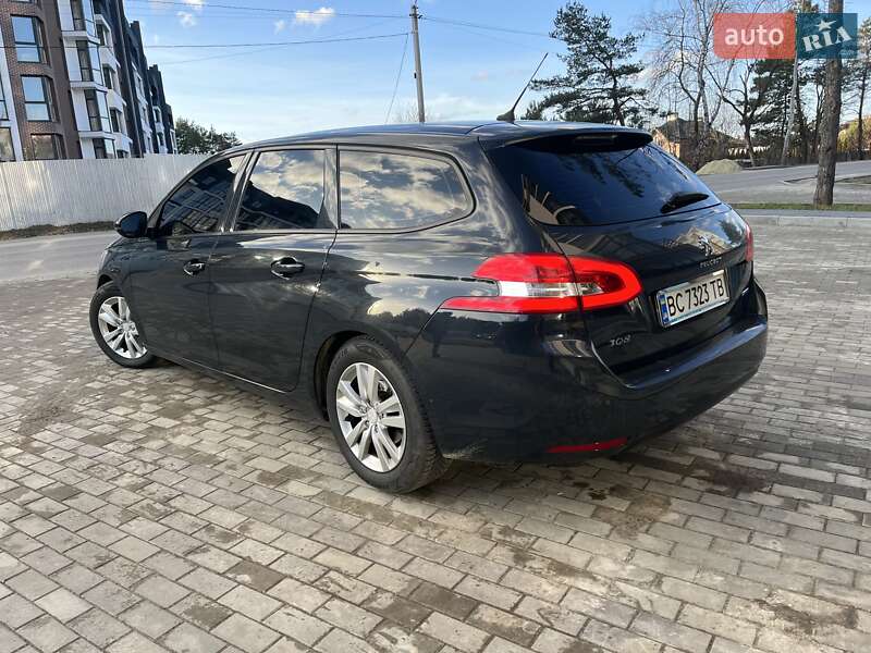 Універсал Peugeot 308 2015 в Новояворівську