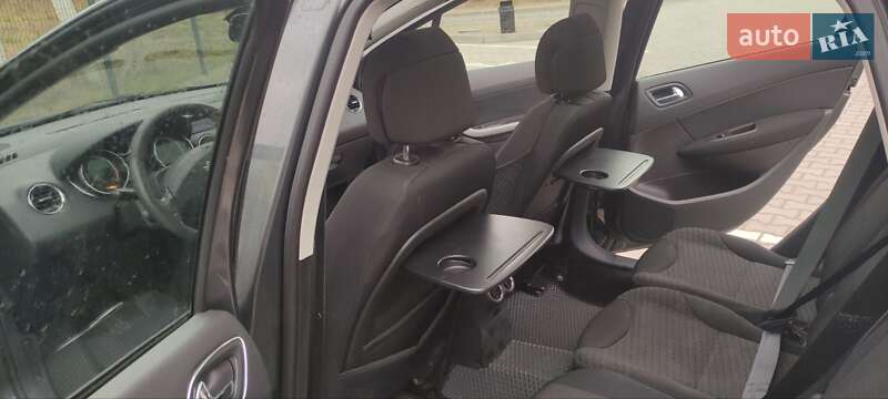 Универсал Peugeot 308 2009 в Бориславе