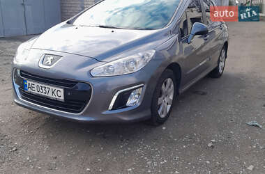 Хетчбек Peugeot 308 2011 в Дніпрі