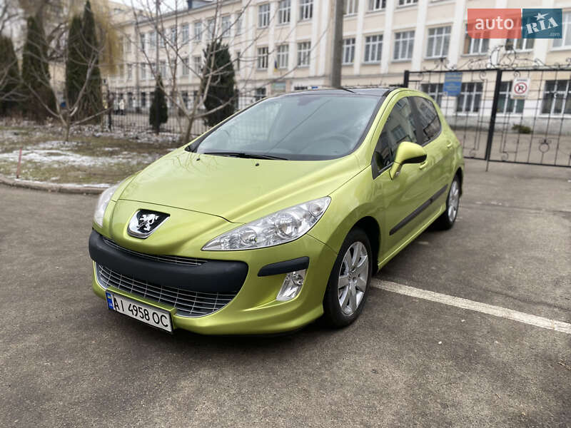 Хэтчбек Peugeot 308 2008 в Киеве