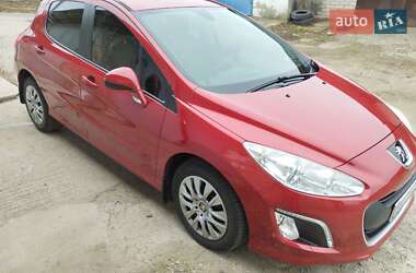 Хетчбек Peugeot 308 2012 в Южноукраїнську