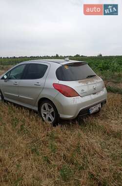 Хетчбек Peugeot 308 2011 в 