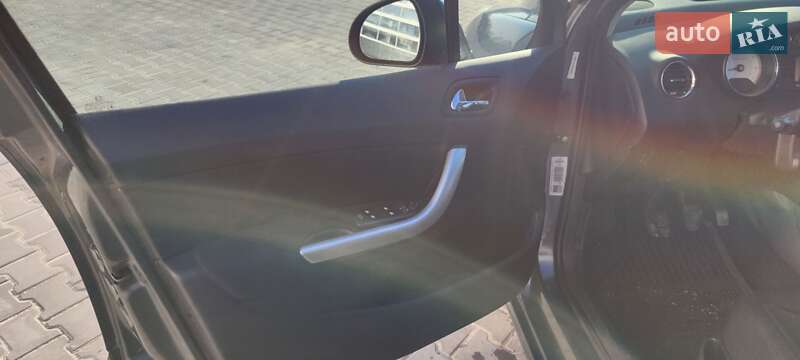 Універсал Peugeot 308 2008 в Чернівцях