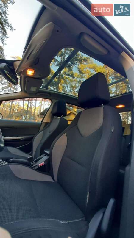 Хэтчбек Peugeot 308 2012 в Чернигове