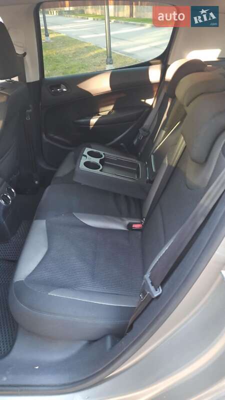 Хэтчбек Peugeot 308 2012 в Чернигове