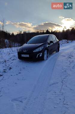 Хэтчбек Peugeot 308 2011 в 