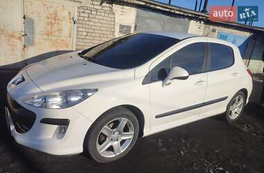 Хэтчбек Peugeot 308 2009 в 