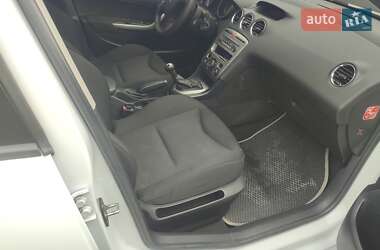 Хэтчбек Peugeot 308 2009 в 