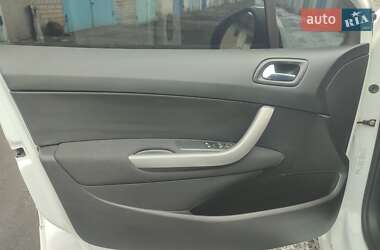 Хэтчбек Peugeot 308 2009 в 