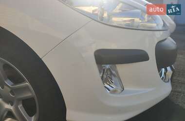 Хэтчбек Peugeot 308 2009 в 