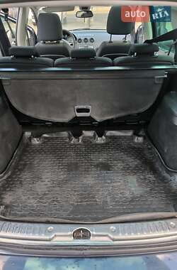 Універсал Peugeot 308 2013 в  фото 13 Універсал Peugeot 308 2013 в