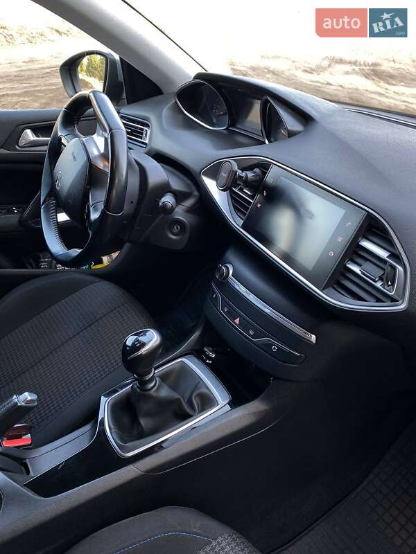 Хетчбек Peugeot 308 2018 в Гайвороні
