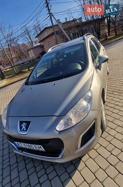 Универсал Peugeot 308 2011 в Надворной