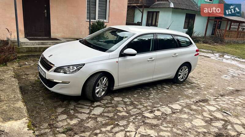 Універсал Peugeot 308 2015 в Яремчі
