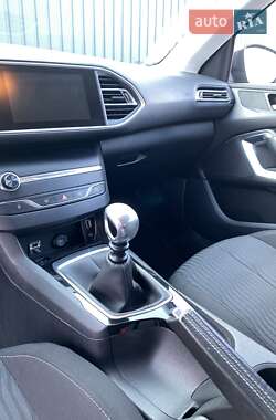 Универсал Peugeot 308 2015 в 