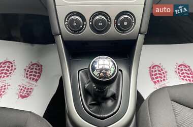 Хэтчбек Peugeot 308 2012 в 