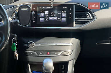 Универсал Peugeot 308 2015 в 