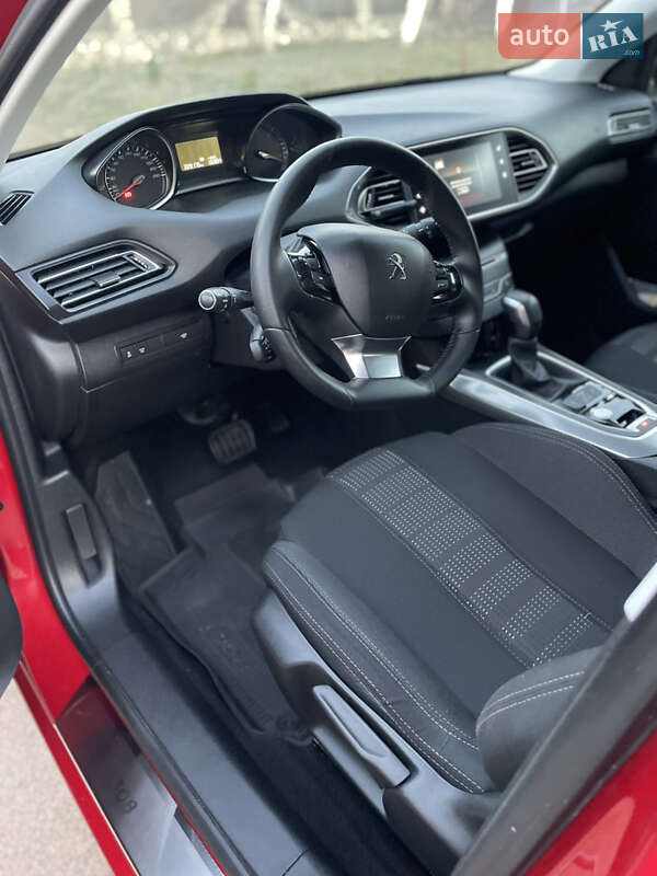 Универсал Peugeot 308 2015 в Луцке