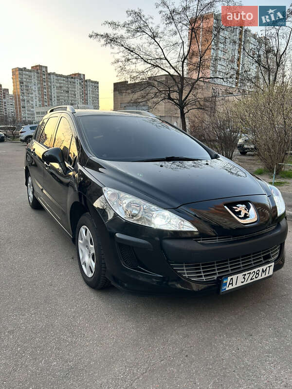 Универсал Peugeot 308 2011 в 