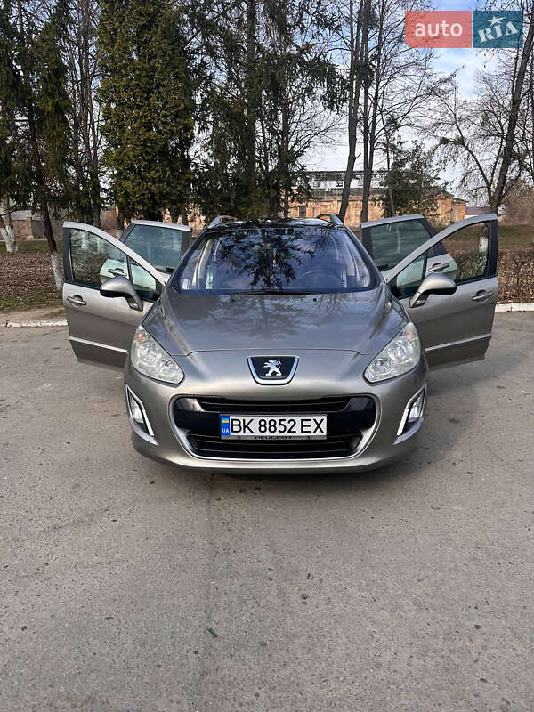 Універсал Peugeot 308 2011 в Дубні