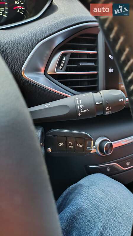 Універсал Peugeot 308 2018 в Полтаві фото 27 Універсал Peugeot 308 2018 в Полтаві