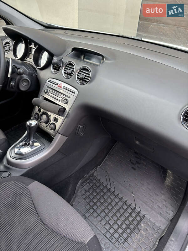 Хетчбек Peugeot 308 2012 в Старокостянтинові