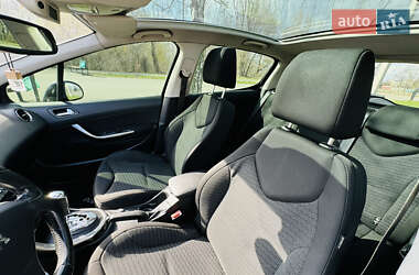 Хэтчбек Peugeot 308 2012 в 
