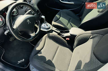 Хэтчбек Peugeot 308 2012 в 