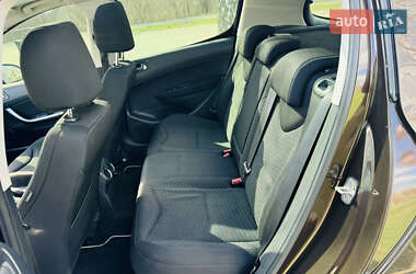 Хэтчбек Peugeot 308 2012 в 