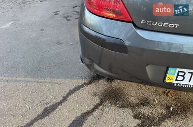 Хетчбек Peugeot 308 2011 в 