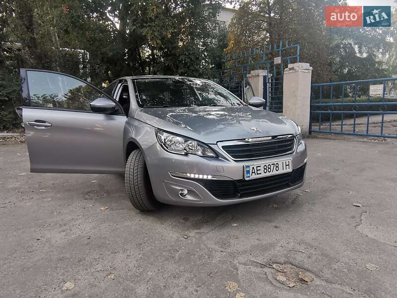Універсал Peugeot 308 2016 в Дніпрі