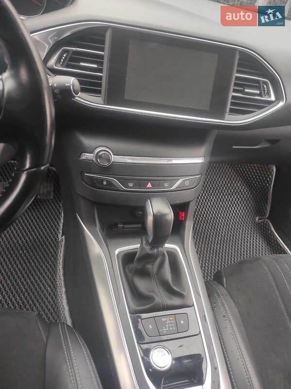 Універсал Peugeot 308 2017 в Дрогобичі
