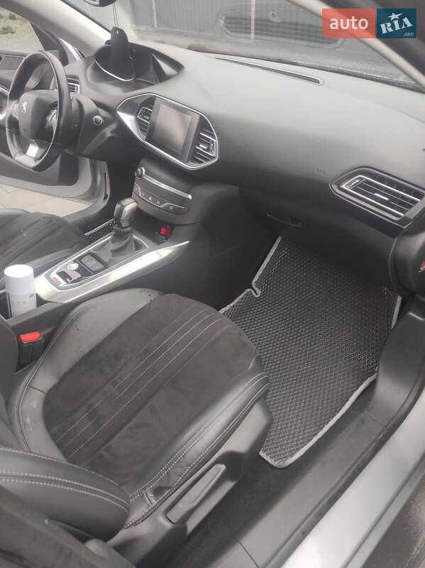 Універсал Peugeot 308 2017 в Дрогобичі