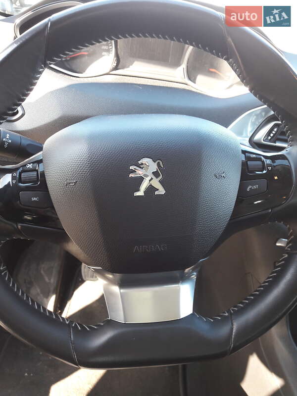 Универсал Peugeot 308 2015 в Киеве