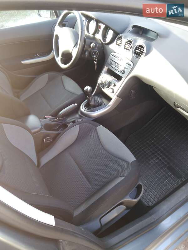 Універсал Peugeot 308 2011 в Львові