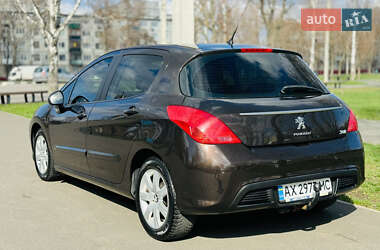 Хэтчбек Peugeot 308 2012 в 