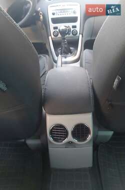 Универсал Peugeot 308 2011 в 